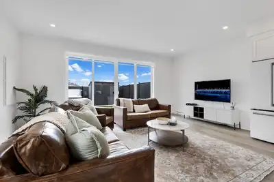 Image de Townhome with Spa in Mirabel - 5