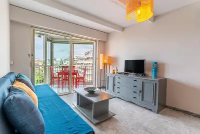 Image de 85m² avec loggia proche de la mer