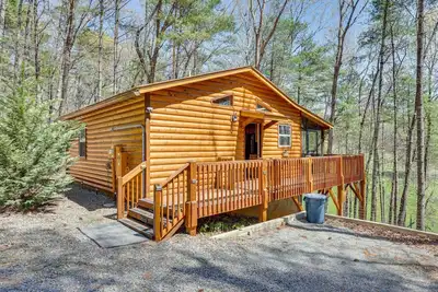 Image de Stunning Murphy Cabin - 5 Mi to Cherokee Lake!