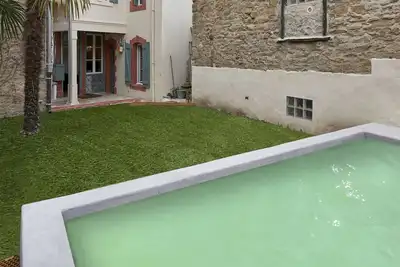 Image de Au cœur du centre ville belle maison avec piscine et jardin