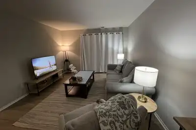 Image de 1 mile to Presque isle - quiet, safe condo with walking paths!