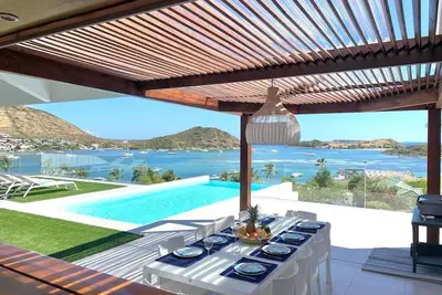 Image de New magnificient villa with a stunning view on the islands!