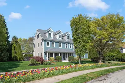 Image de Family Gathering Haven: All-Season Coastal Retreat
