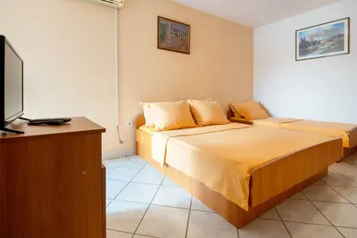 Image de Villa Nikola - Two Bedroom Apartment with Balcony and Sea View