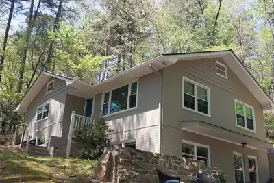 Image de The Lake Rabun Cove Stream House-Your Perfect North Georgia Mountain Escape