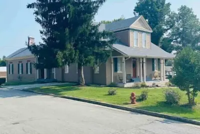 Image de Pope House: Bourbon Trail Fun! 3900sq ft! Hottub!