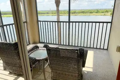 Image de 7911-301 Amazing lake view condo with golf memebership