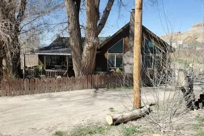 Image de Peach Livin' Farmhouse