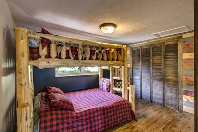 Image de Adorable Cottage with lake view.