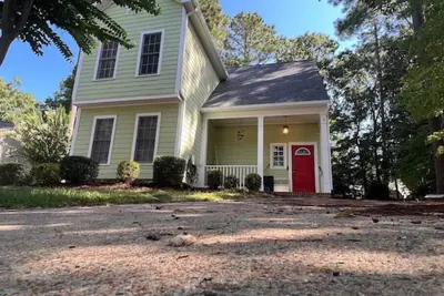 Image de Amazing location in South Durham