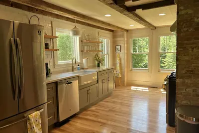 Image de Modern Scandinavian 2br post-and-beam home near Acadia National Park