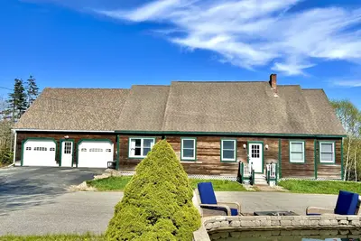 Image de Dog friendly, Spacious home, Steps from the Quarry and close to everything