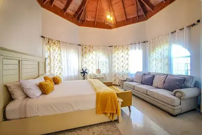 Image de The perfect getaway. Luxury, spacious, serene & tranquility