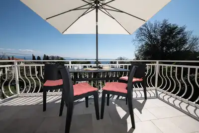 Image de Appartement d'une chambre avec la terrasse et la vue sur le mer Ika, Opatija (A-7931-b)