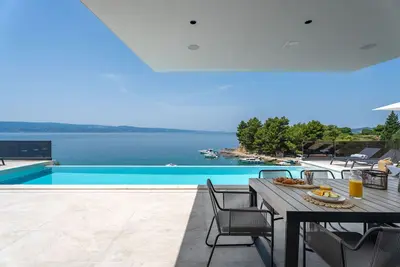 Image de Villa Magma (V9791-K1) - Omis