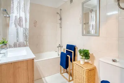 Image de Confortable appartement pour 4 personnes avec Wifi, piscine, climatisation, Tv et terrasse
