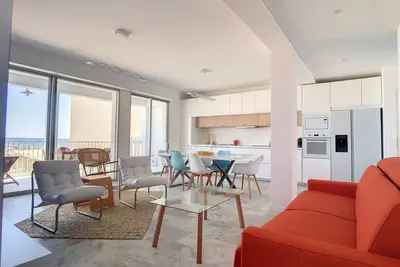 Image de Appartement F4 avec Terrasse, 3 Chambres, Parking - Sur la Plage
