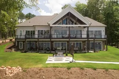 Image de July Specials 🌞Viewtopia🚤-Lkg's🦅Rustic Palace🏰-New Construction ⚡