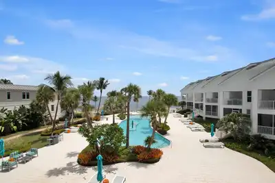 Image de Oceanfront Condo @ Maison Matecumbe - 3 bedrooms overlooking pool, Ocean & beach