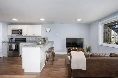 Image de Newly Renovated 2 Bedroom