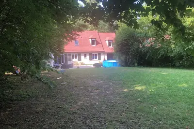 Image de Maison Familiale Dans la ForĂȘt