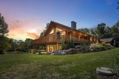 Image de 5 bed 3 bath cabin Se Wi 1hr fr Chicago!