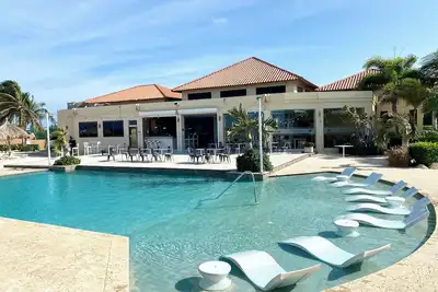 Image de *New Listing* 3br Modern Home in Gated Community/ Near Boca Catalina Beach