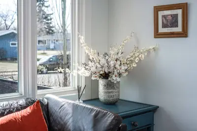 Image de E@Home Entire house 5br2ba&Central by chinook mall