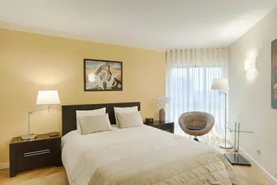 Executive flat with free parking