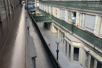Image de Sunny Microloft in Historic Downtown Building