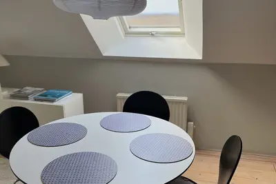 Image de Vindsvåning på Gård med Utsikt Över Fält och hav