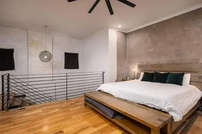 Image de Luxury Loft Overlooking Downtown