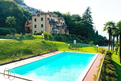 Image de Blue Lake apartment with pool and lake view