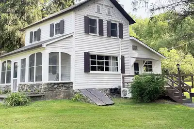 Image de Charming 3 Br Farmhouse in the Poconos on Private Resort