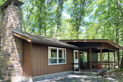 Image de Charming Lake View Cabin in the Poconos on Private Resort