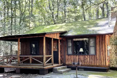 Image de Charming 2 Br Log Cabin in the Poconos