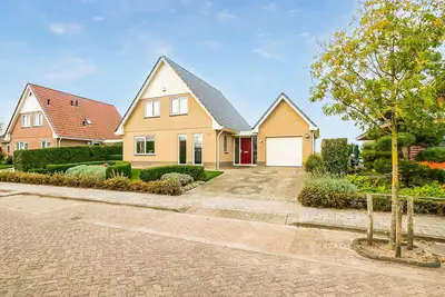 Image de Belle maison à Julianadorp avec WiFi