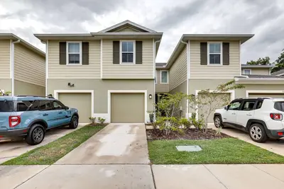 Image de Brandon Duplex w/ Screened-In Porch & Pool Table!