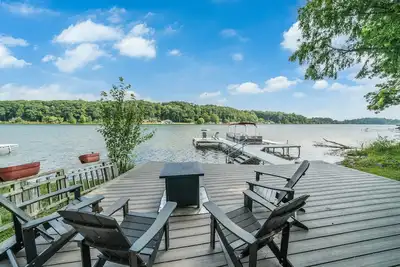 Image de Welcome to the 5 horizons Lake House-Free Kayak Use- Pontoon Available