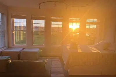 Image de On the marsh Wells Beach house, 3 min walk to beach & convenient to everything!