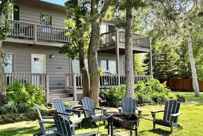 Image de The Point on Gull Lake – Unit 1: 1br Lakeside Retreat w/ Patio & Dock Access