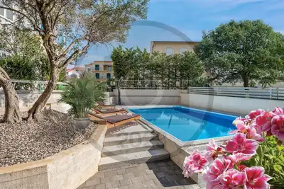 Image de Bel appartement de 4 chambres à Srima