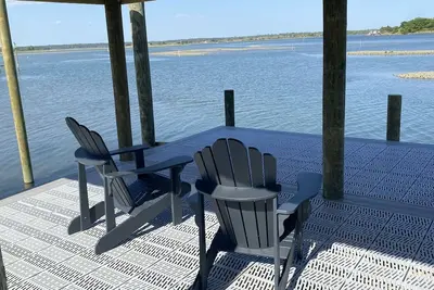 Image de Fully Furnished Home with Private Pool, Private Boat Ramp and Dock.