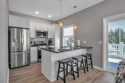 Image de Unit 1 · Lime Lake Luxury 2br Cottage