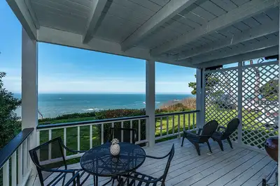 Image de Oceanfront Beach Bungalow