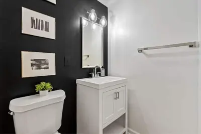 Image de Walking Distance to Downtown - 3 Bedroom Townhouse