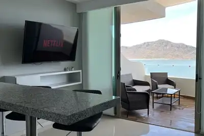 Image de Apartment with ocean view and private access to the beach