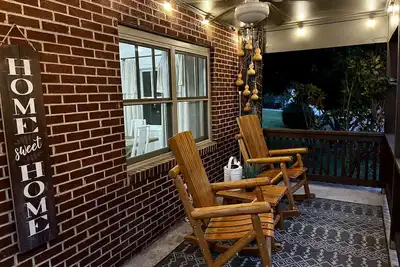Image de Hot Specials! Affordable & Clean, Close to everything! Guests love it!
