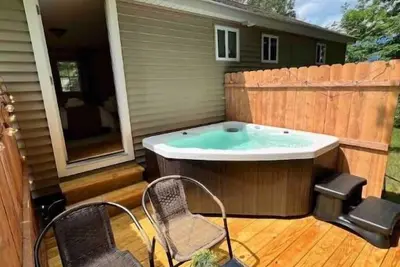 Image de Cabin W/Private Hot tub~Pet Friendly Near Loon mtn, Waterville & Owls nest Resrt!