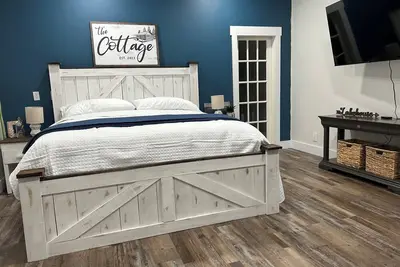 Image de Studio apartment with bunkroom just 3 miles from Jamestown Marina!